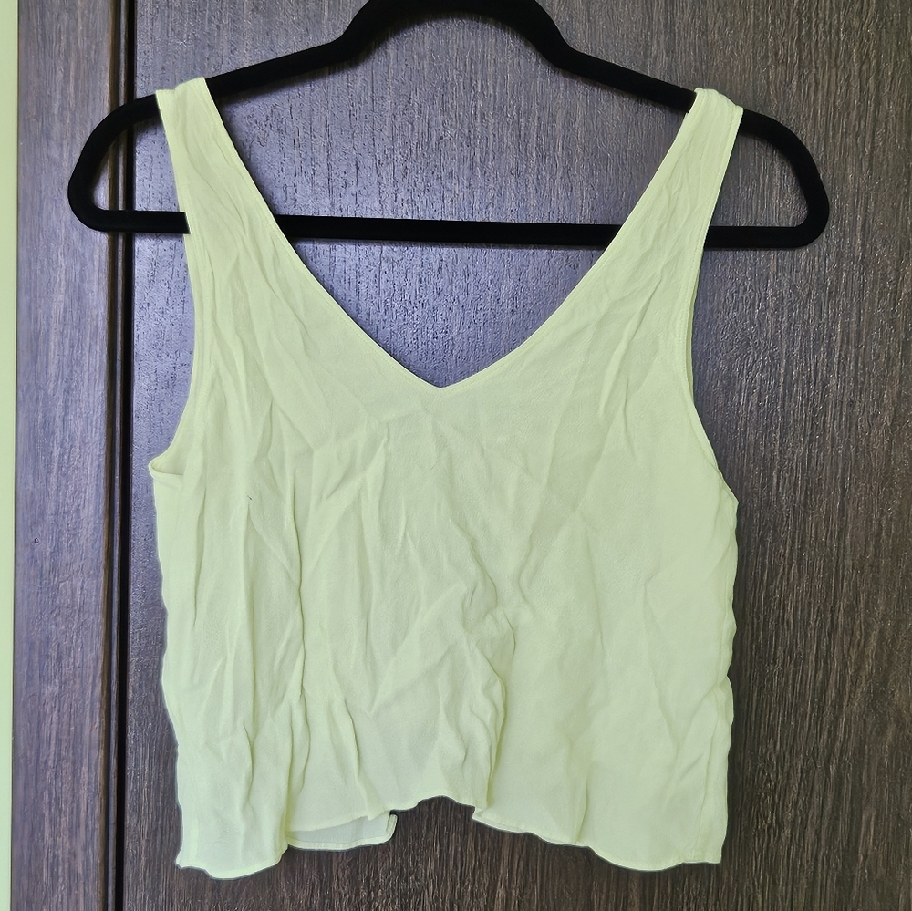 Aritzia Wilfred Free Crop Top With Open Back Lime Green Color Size XXS